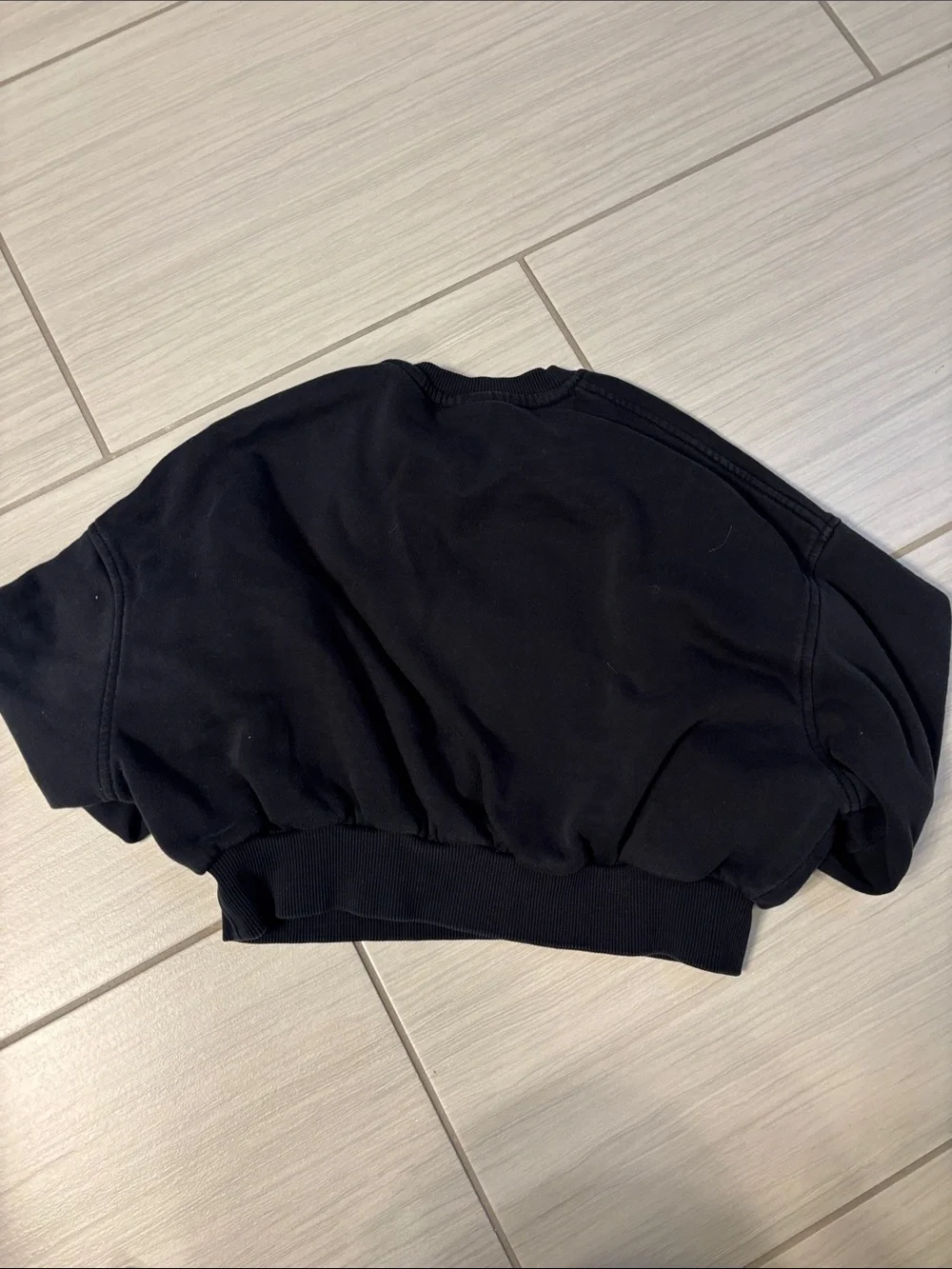 Girl’s Nike Black Cropped Crew Sweatshirt with White Swoosh